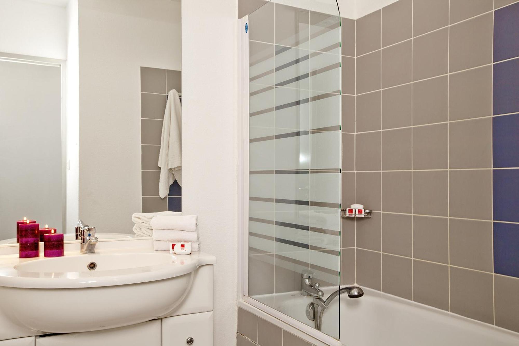 Apparthotel Sejours & Affaires Manosque Exterior photo